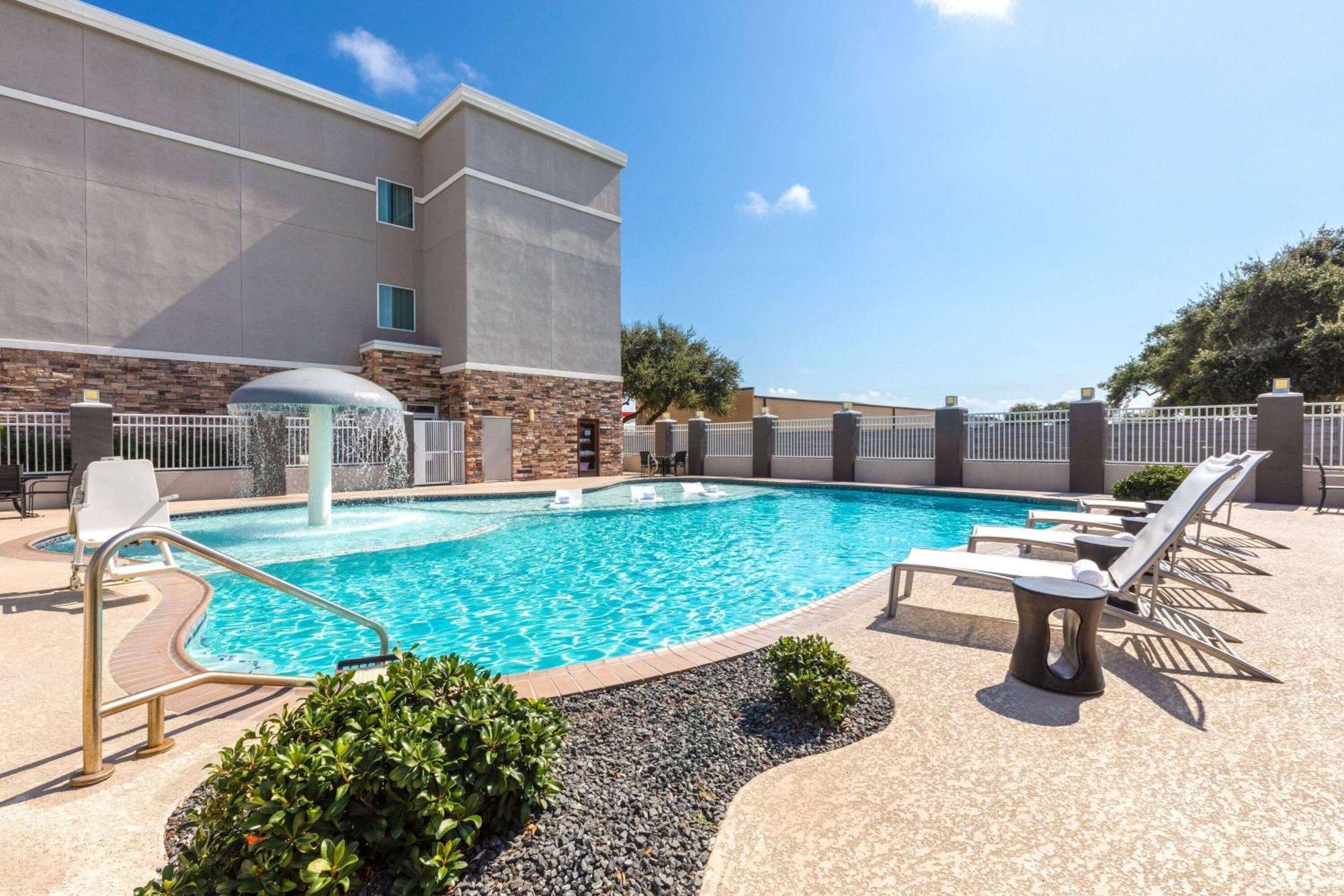 La Quinta By Wyndham Rockport - Fulton Ξενοδοχείο Εξωτερικό φωτογραφία